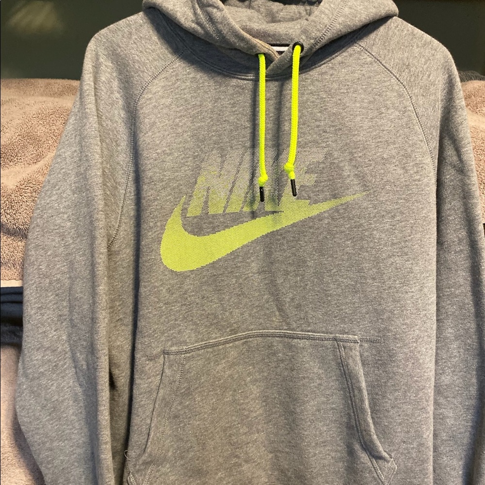 Men’s Nike Sweatshirt